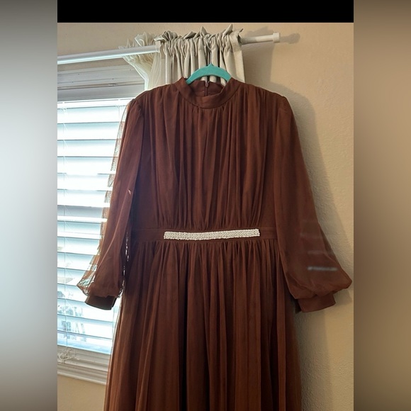 -SOLD — 
Dainty Jewells - Unforgettable Evening Dress - Picture 2 of 10